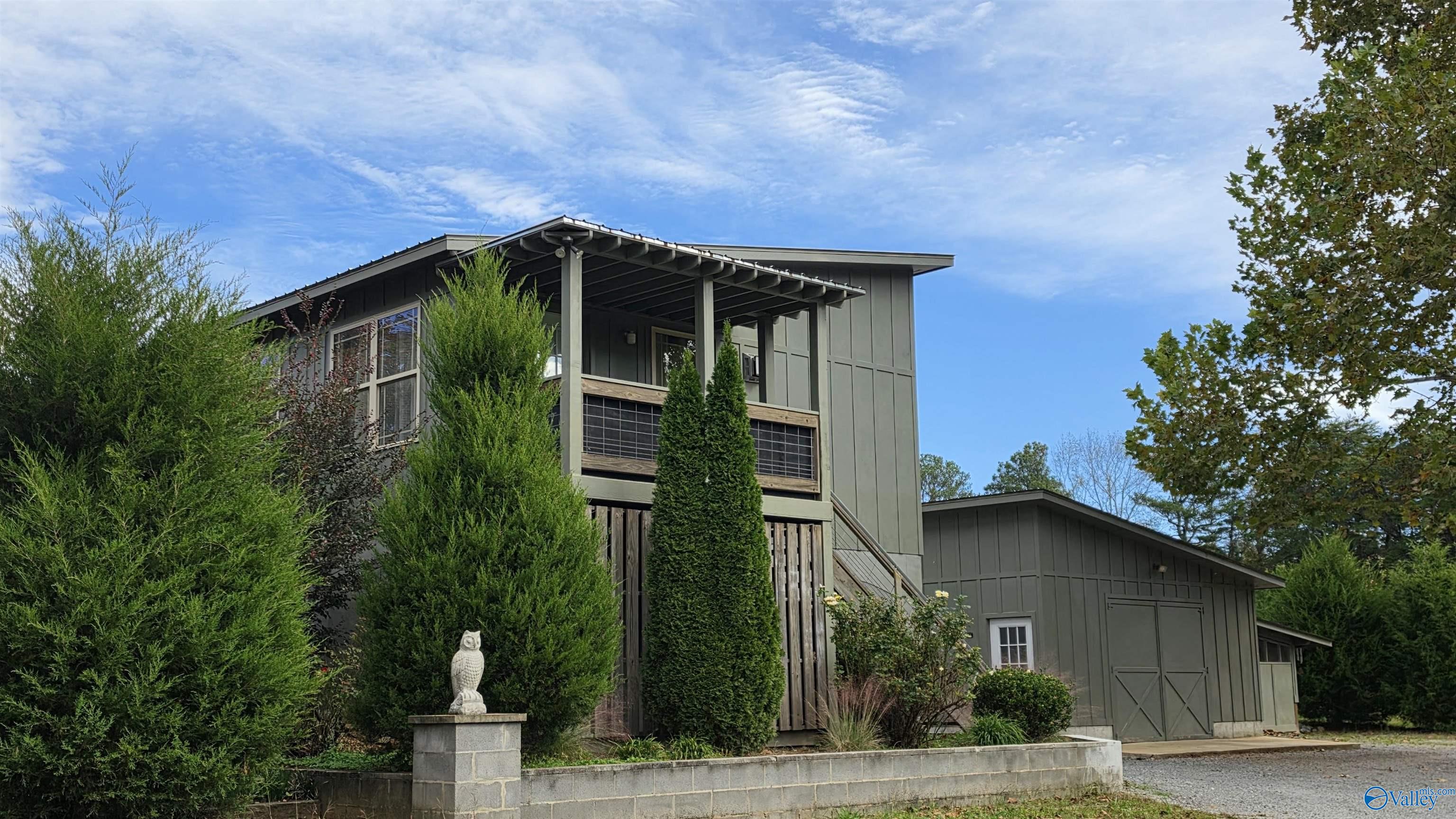 6111 Mitchell Road NE — photo