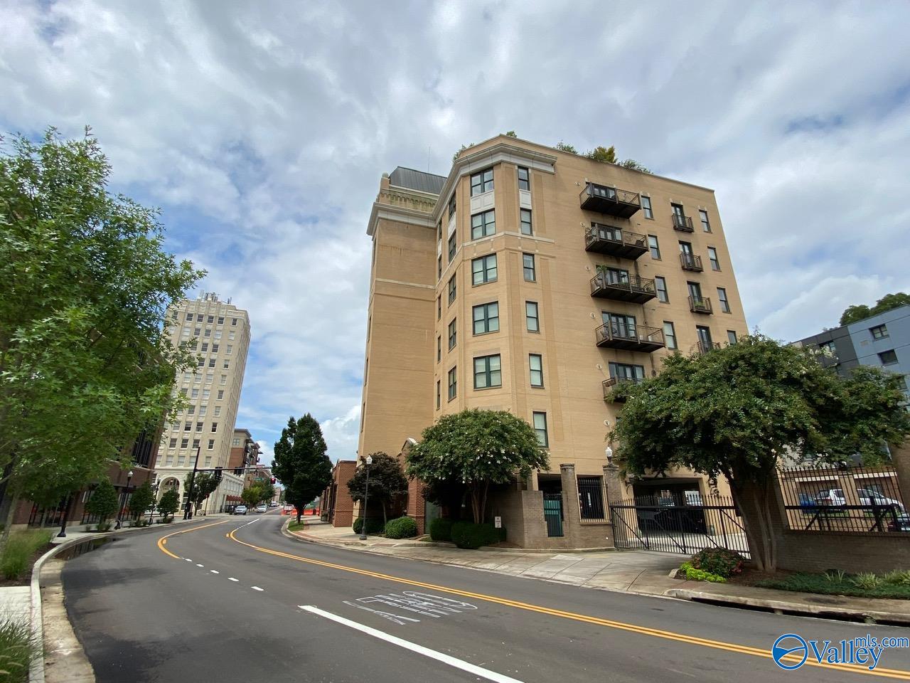 301 Holmes Avenue NE Unit 204 — photo