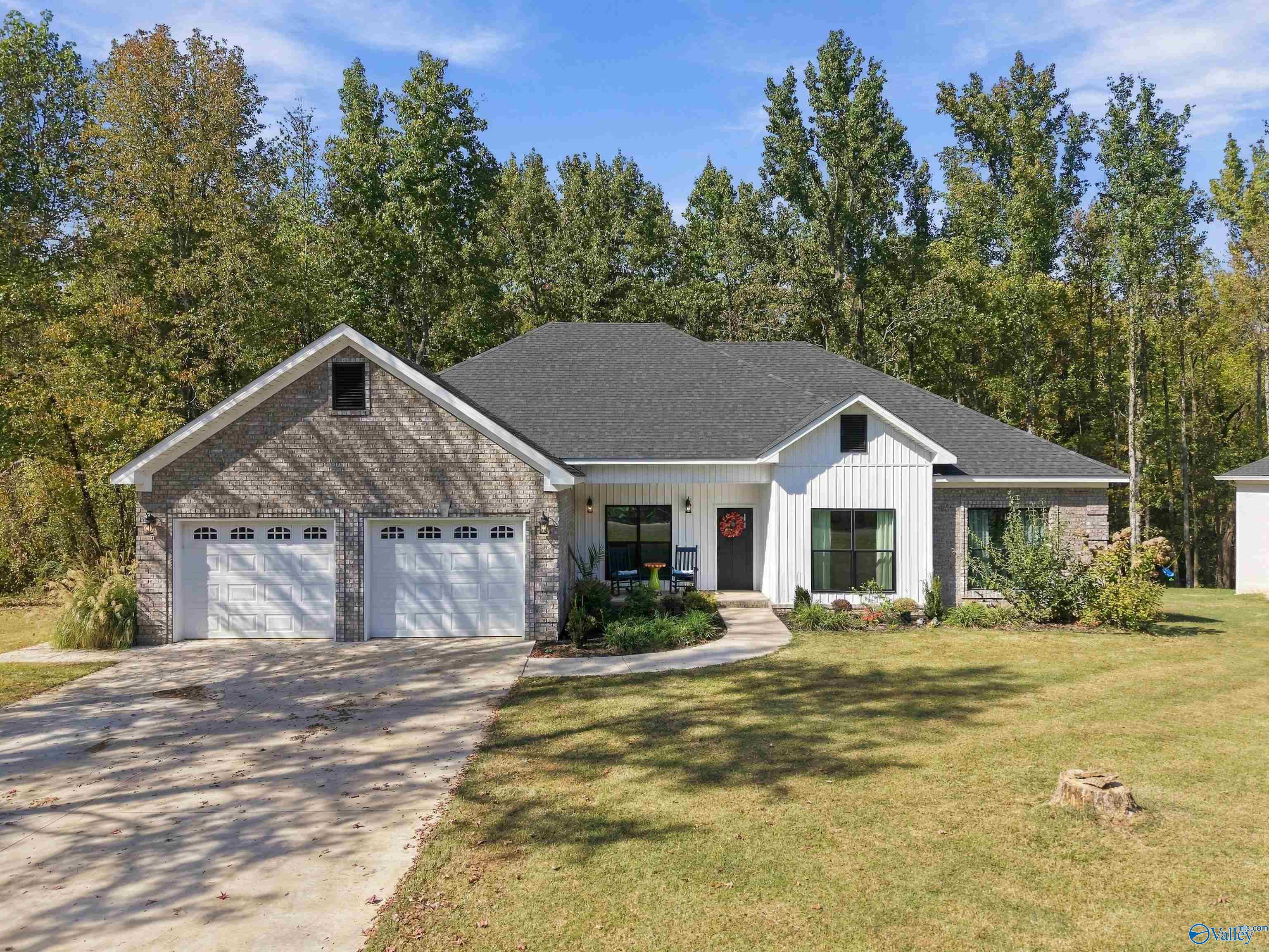 486 Horseshoe Hill Drive — photo
