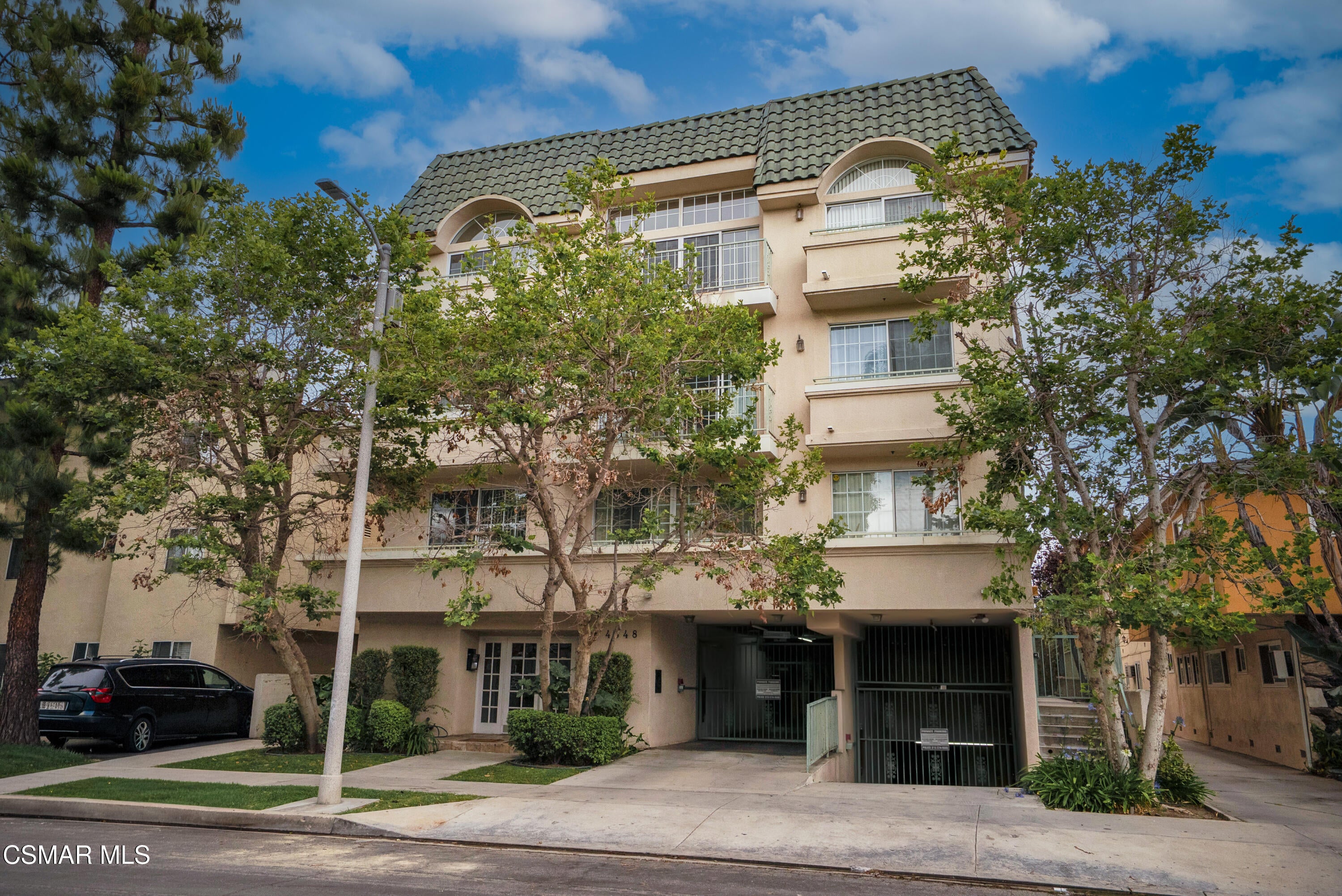 4348 Mammoth Avenue 203 — photo