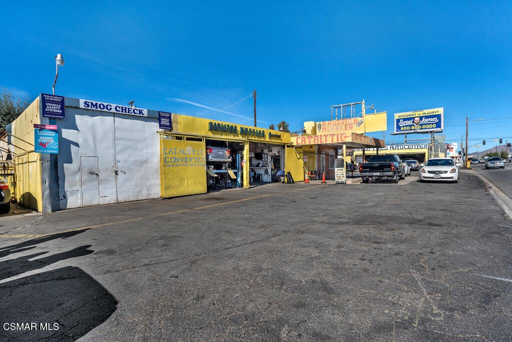 10741 San Fernando Road — photo