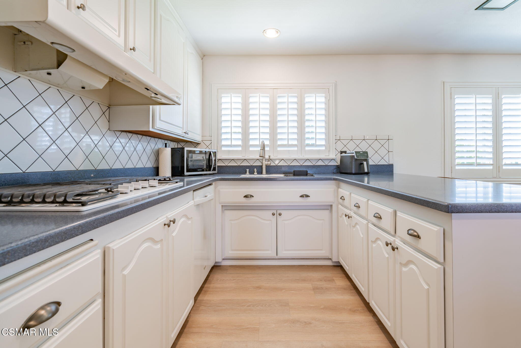 3217 Hamlin Avenue, Simi Valley, CA 93063 — photo 3