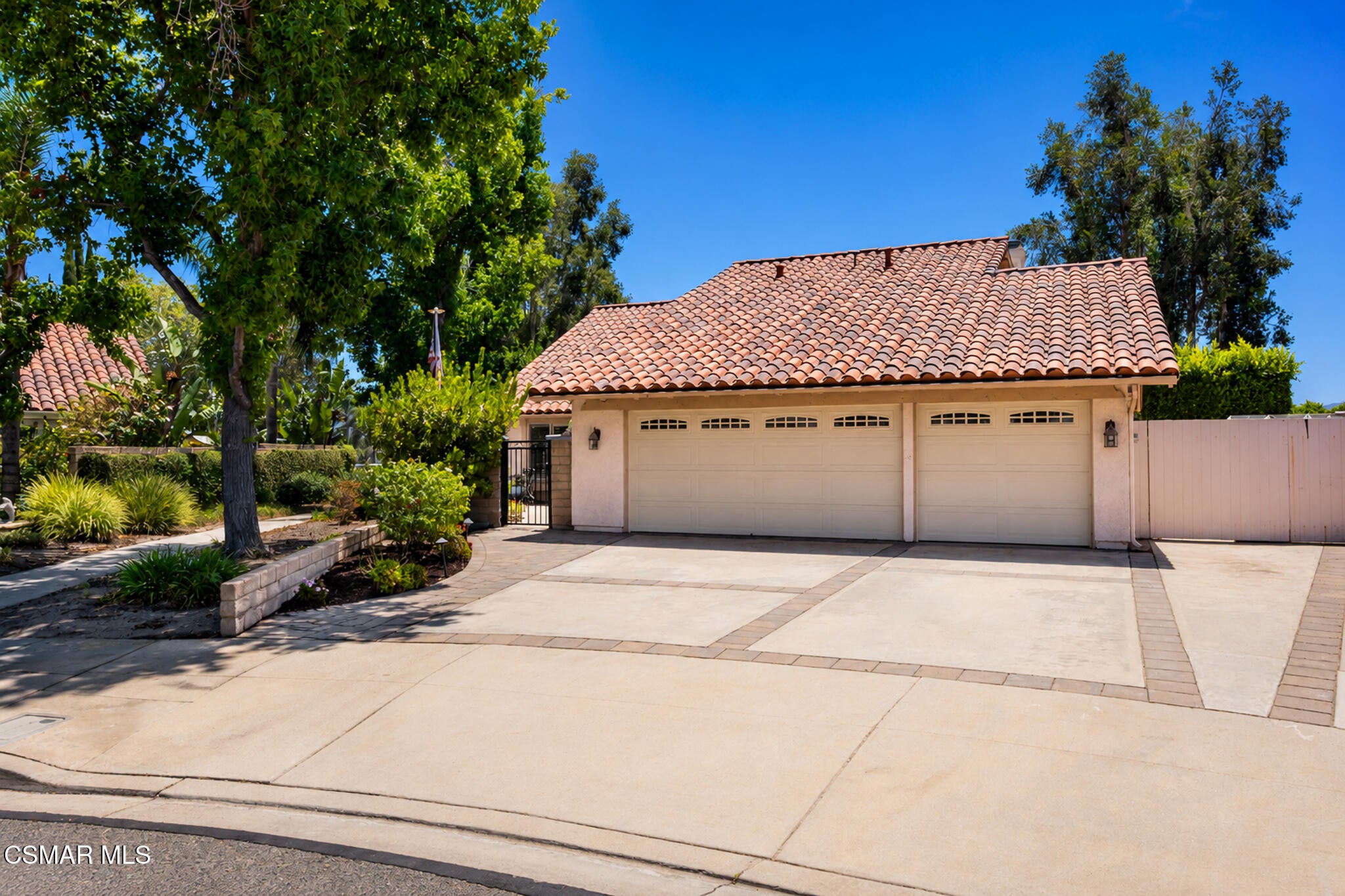 3374 Onyx Circle — photo