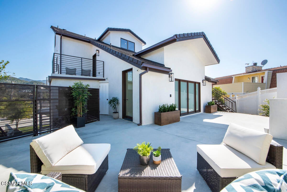 290 Lake Sherwood Drive — photo