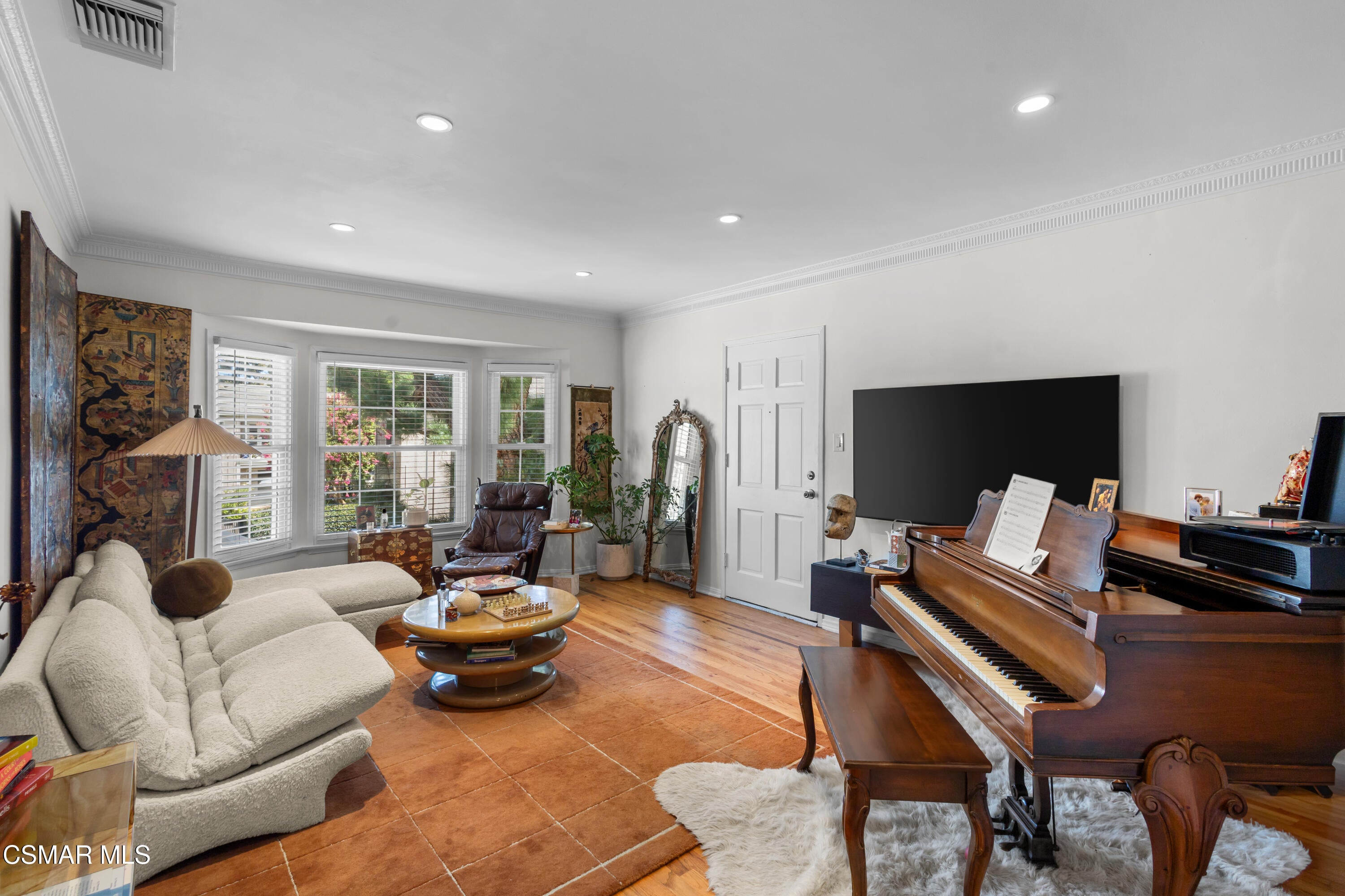 15234 Dickens Street 1/4 — photo