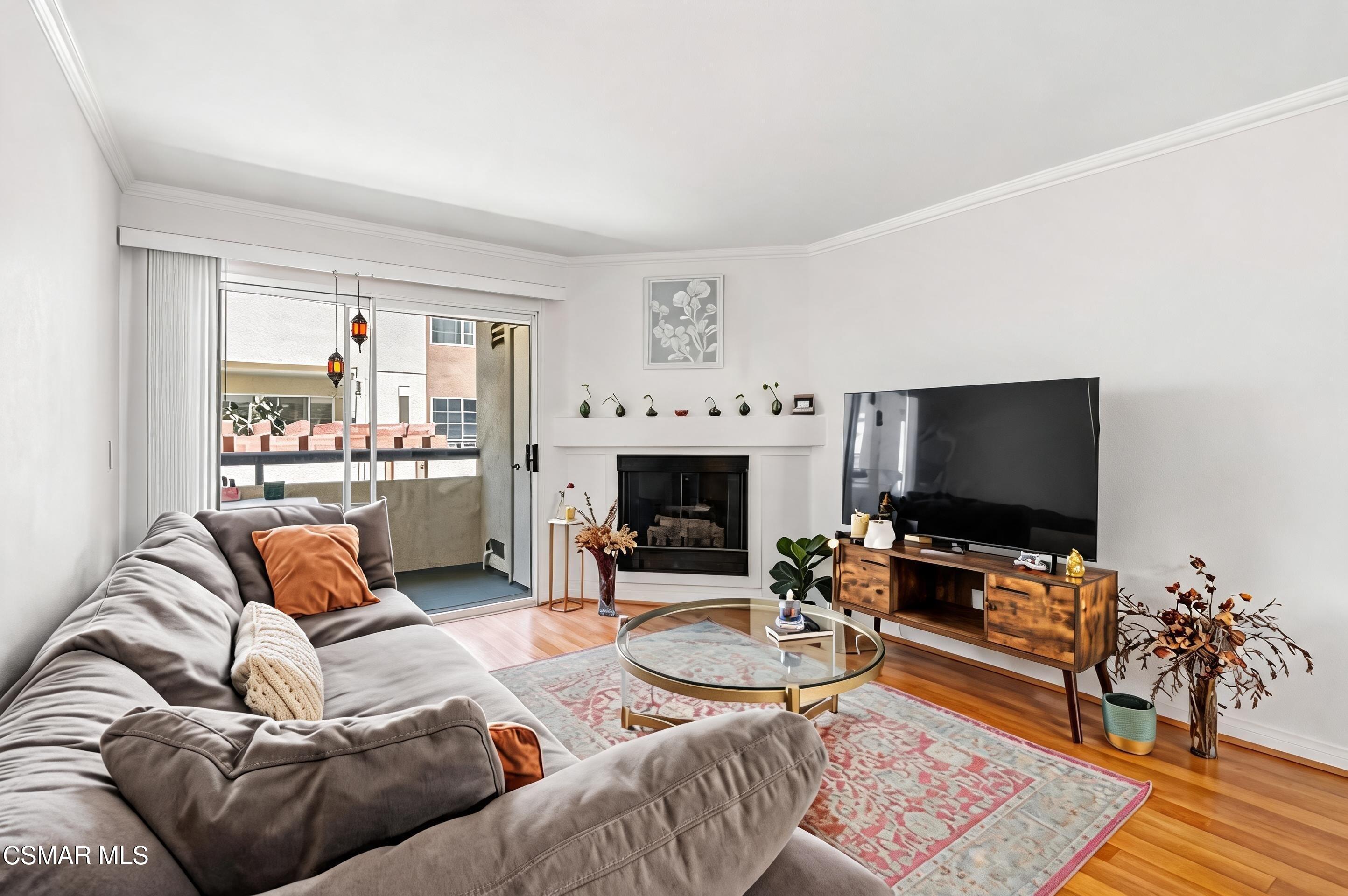 5530 Owensmouth Avenue 114 — photo