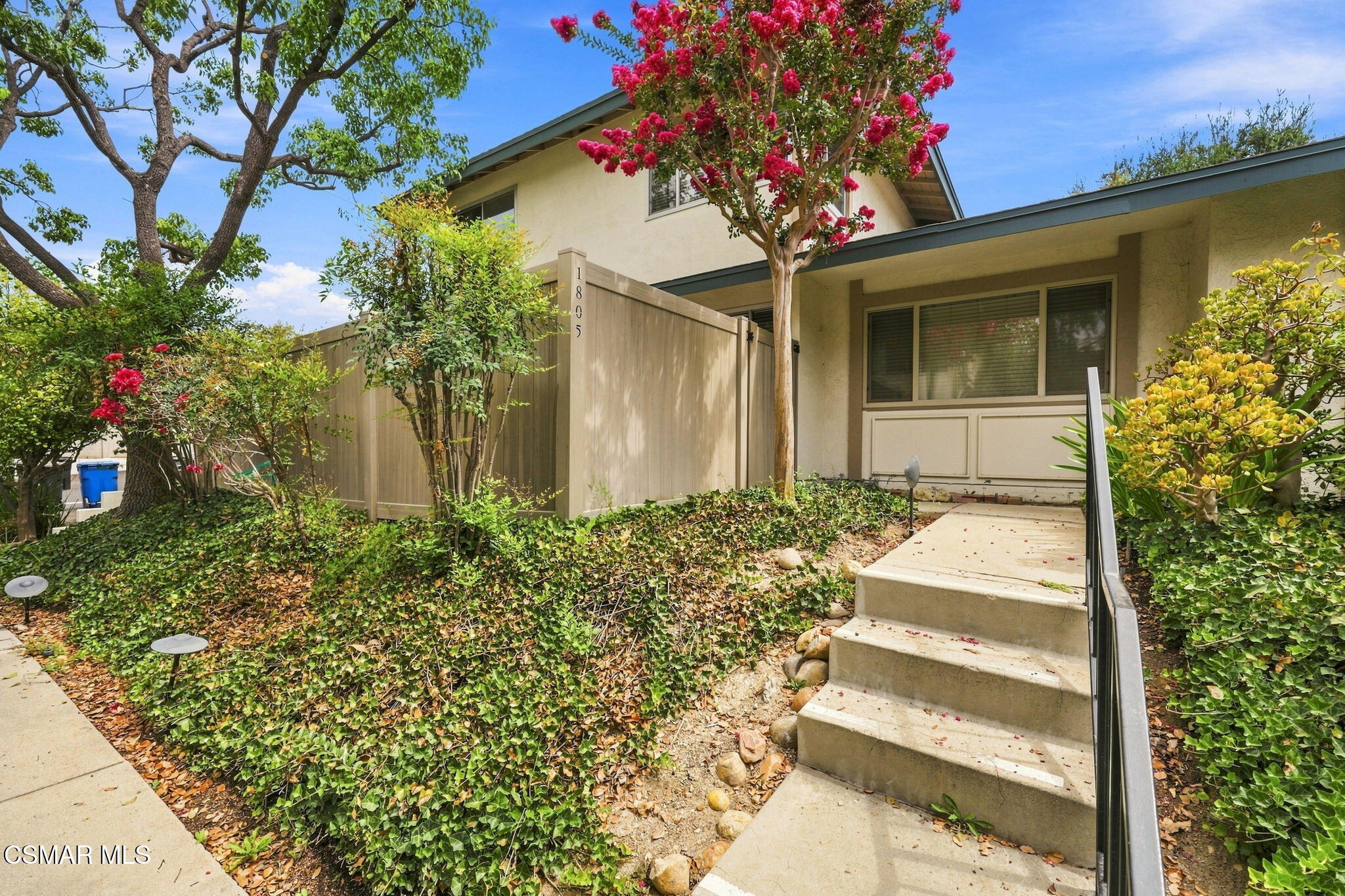 1805 E Avenida De Las Flores — photo