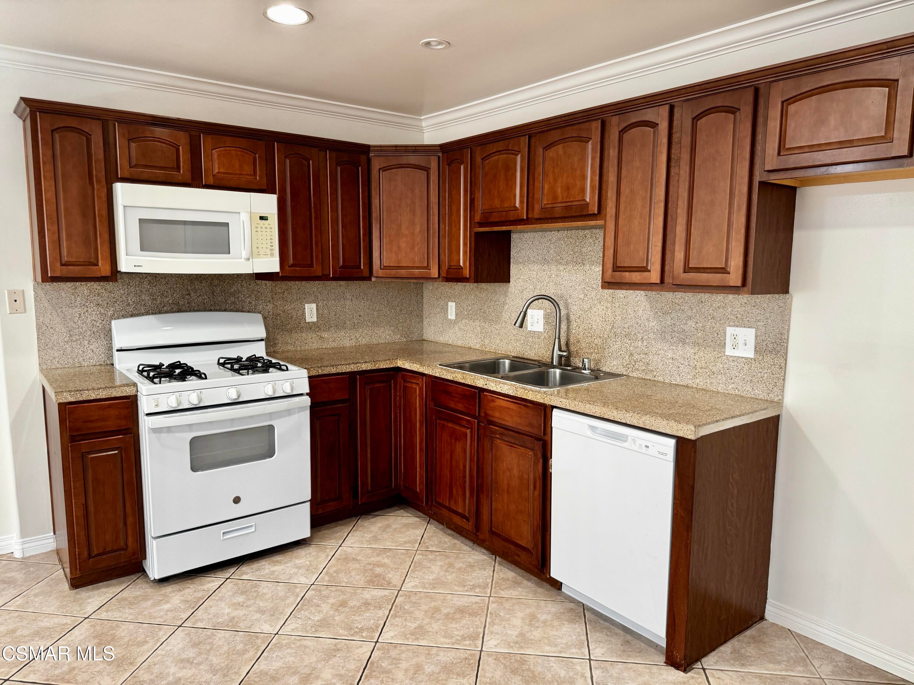 13525 Vanowen Street 106 — photo