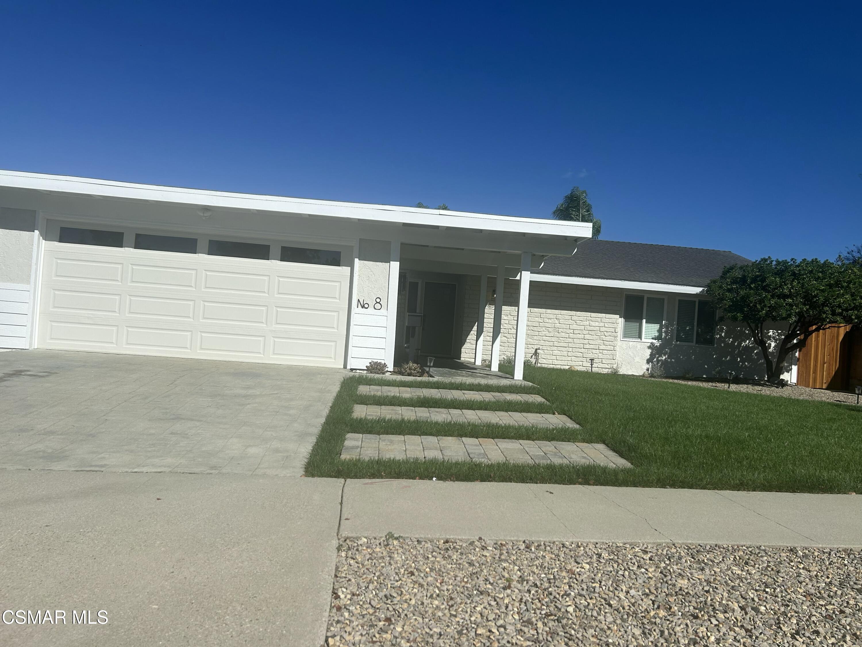 8 N Madrid Avenue — photo