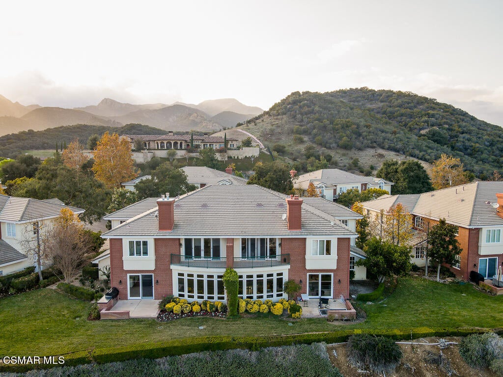 2390 Crombie Court — photo