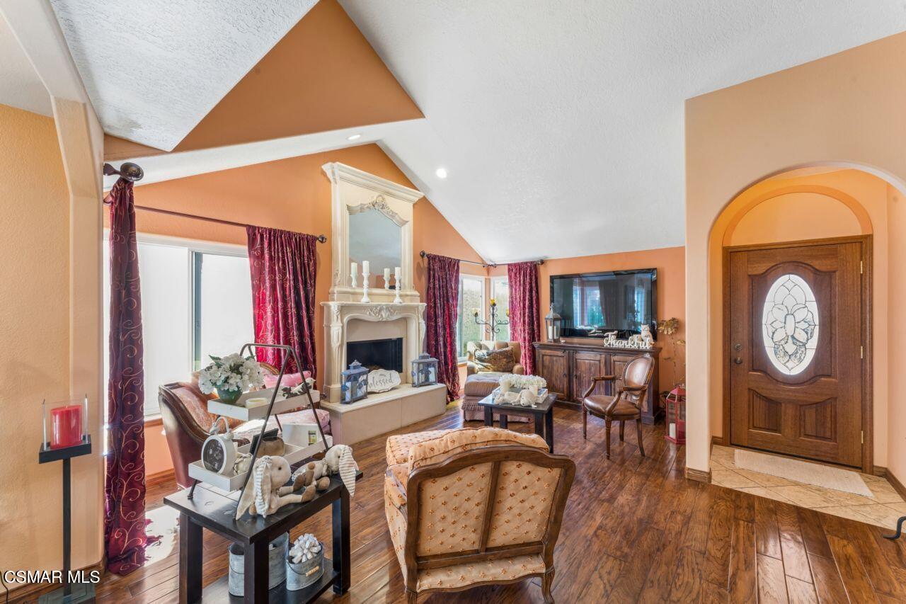 2526 Glenhurst Court, Simi Valley, CA 93063 — photo 2