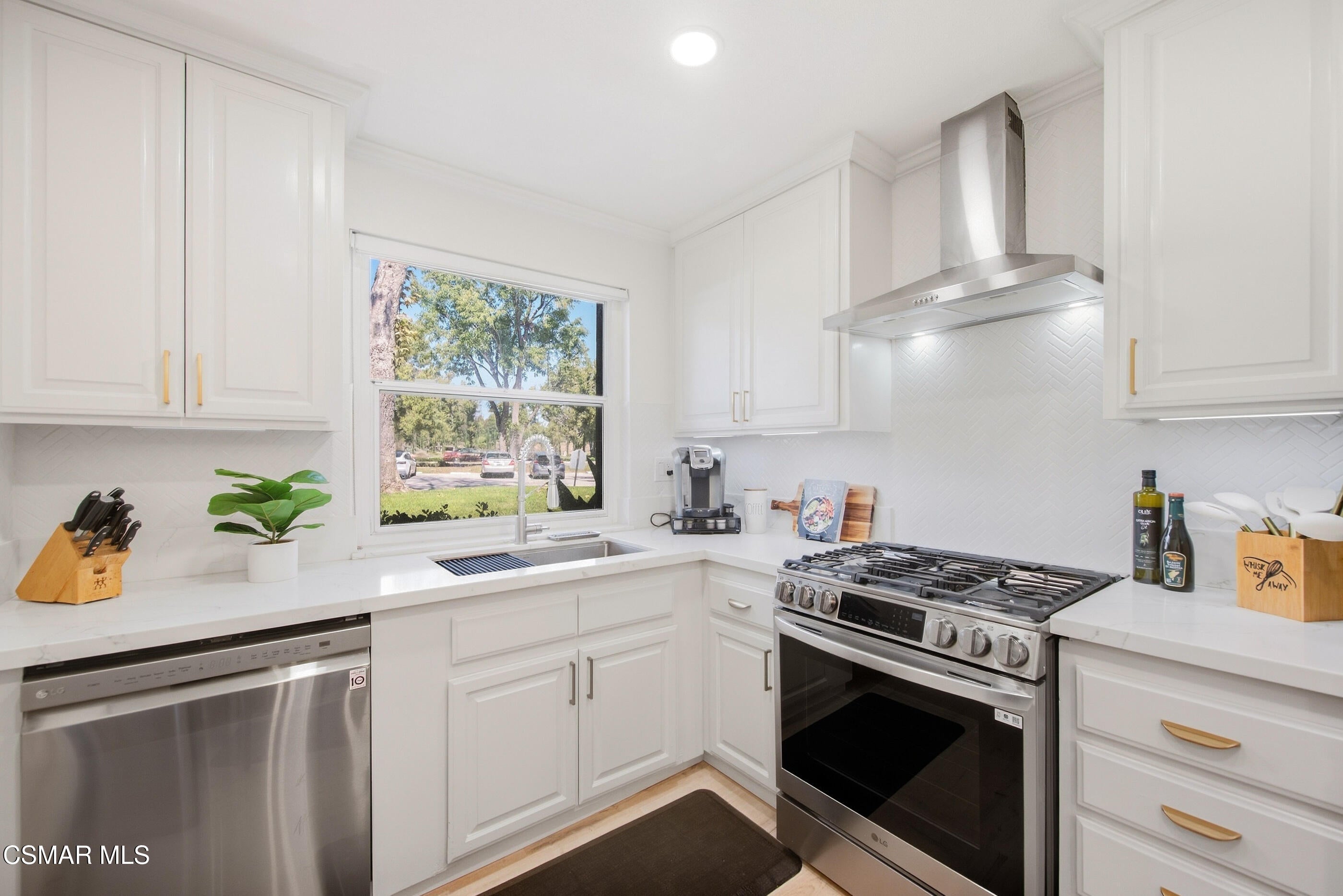 31584 Agoura Road 5 — photo