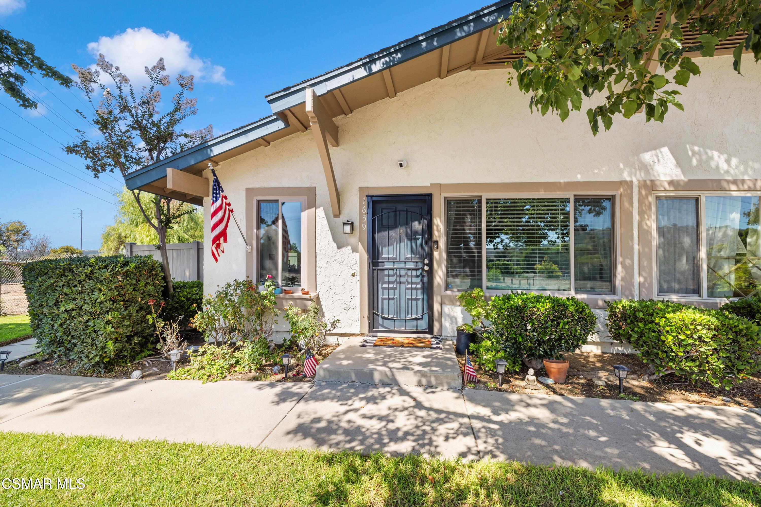 1659 E Avenida De Las Flores — photo