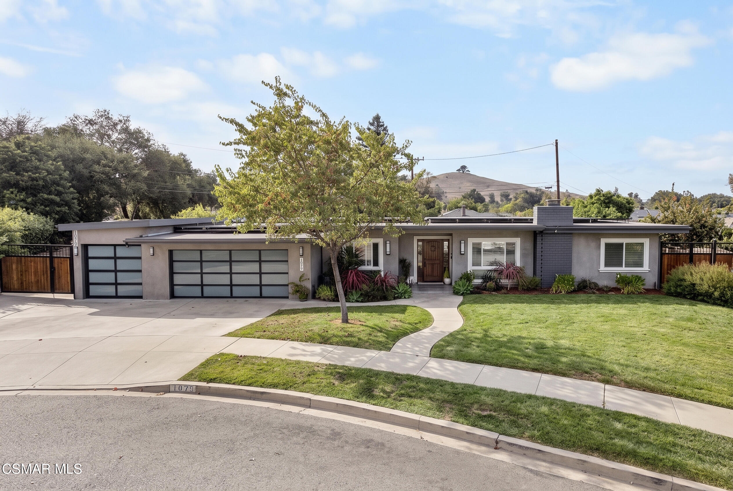 1079 Avon Circle — photo