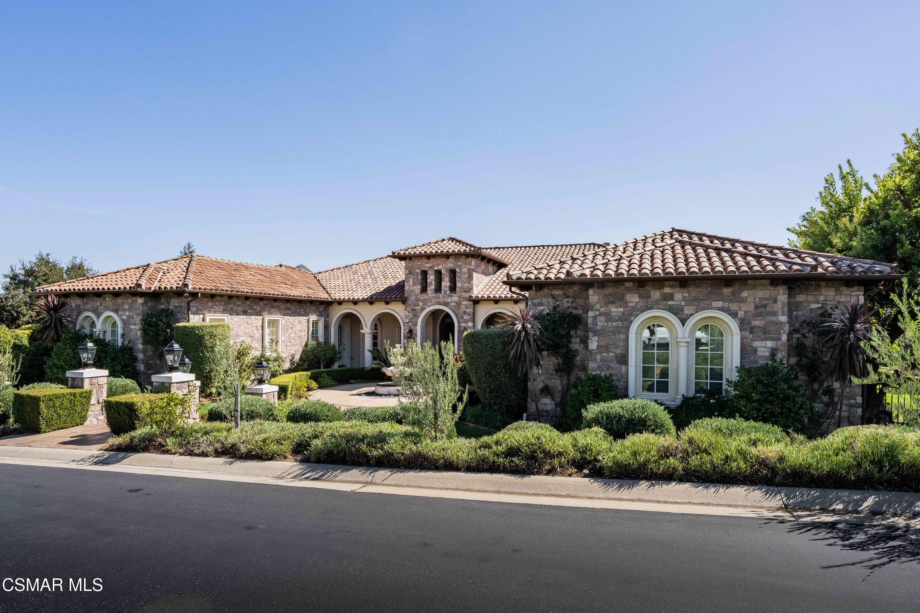98 Queens Garden Drive — photo