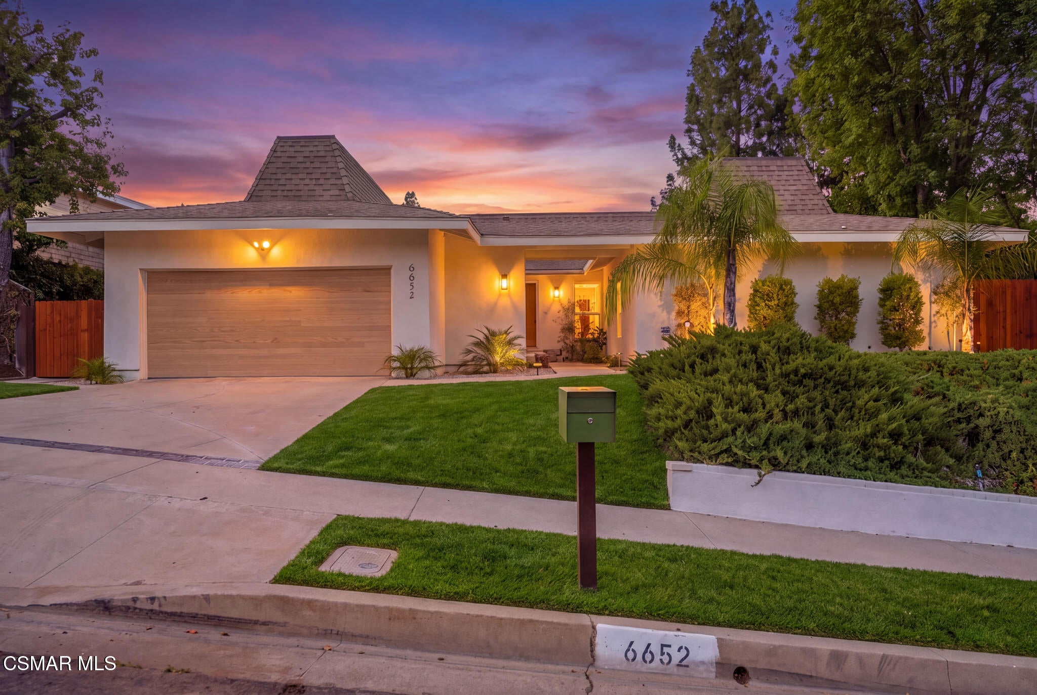 6652 Daryn Drive — photo