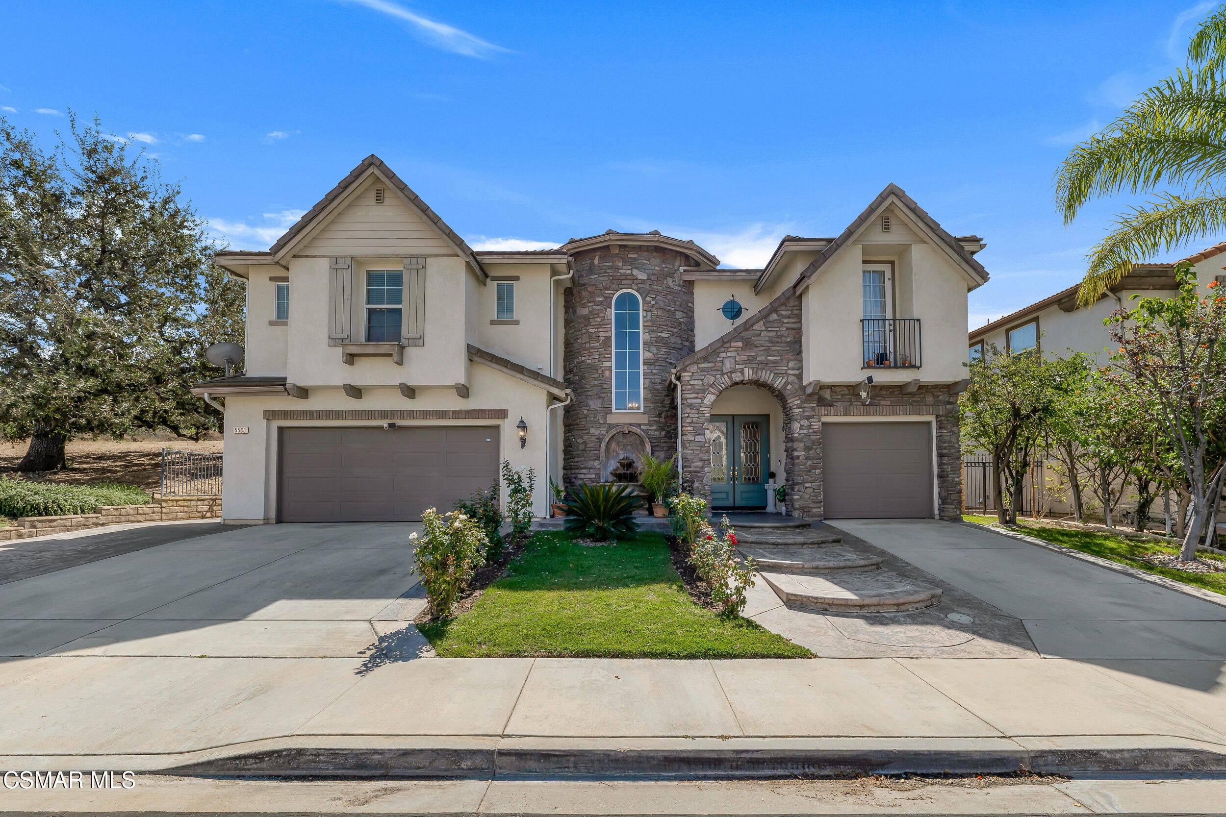 5588 California Oak Street — photo