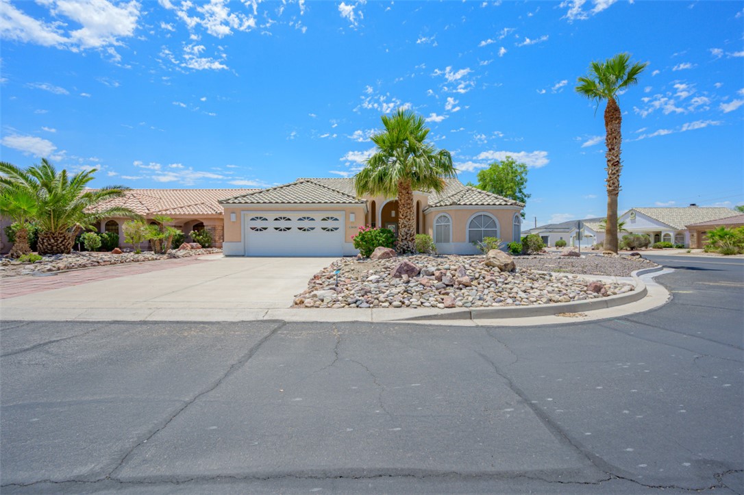 2020 E Los Lagos Drive — photo
