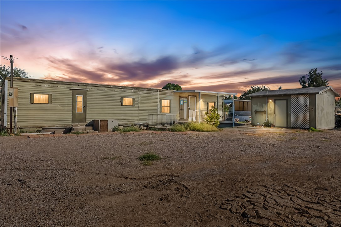 2096 E Hackamore Drive — photo
