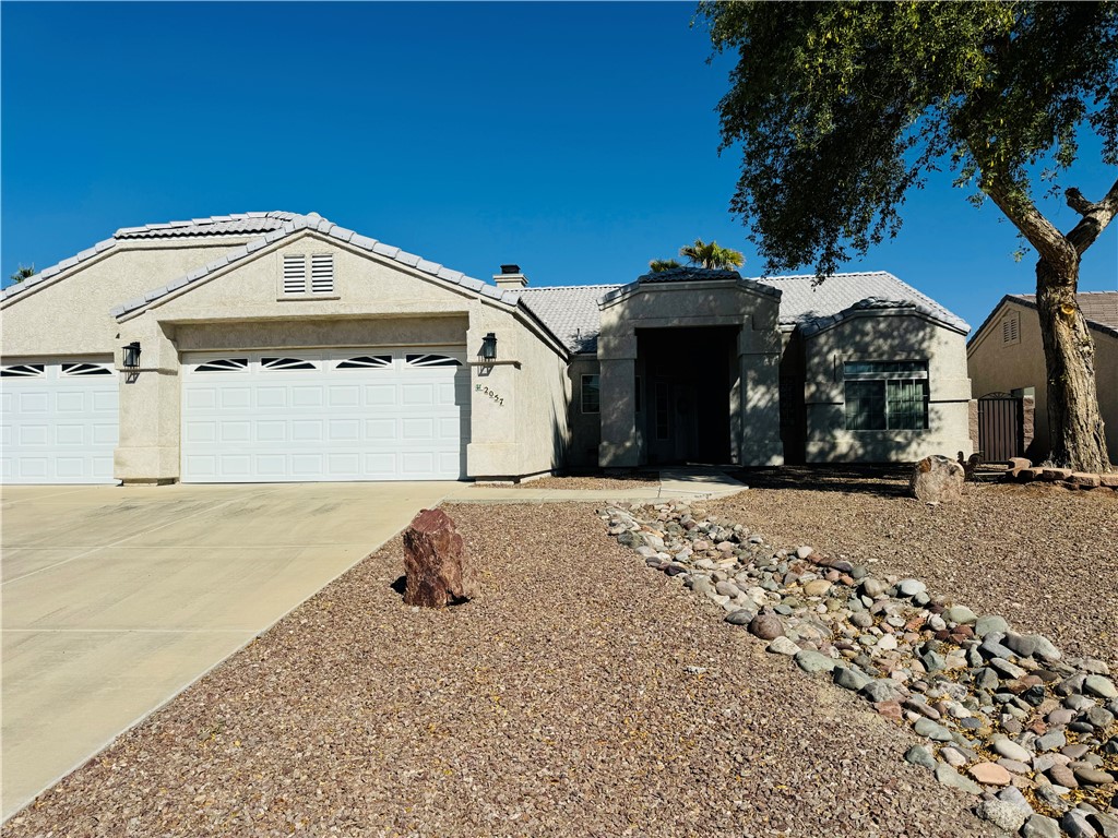 2057 E Sandtrap Lane — photo