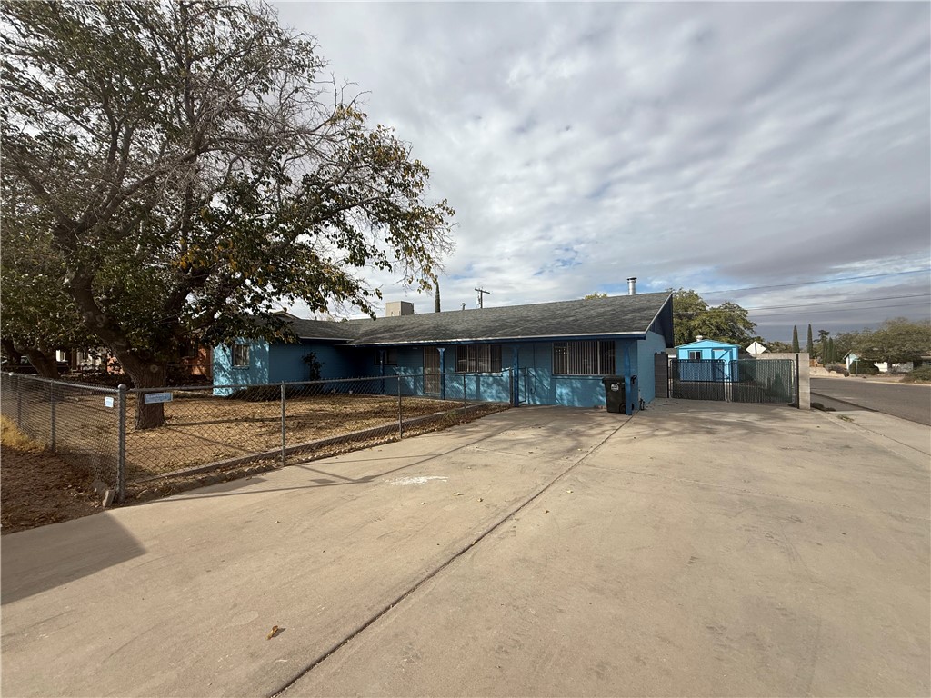 1943 Pico Street — photo