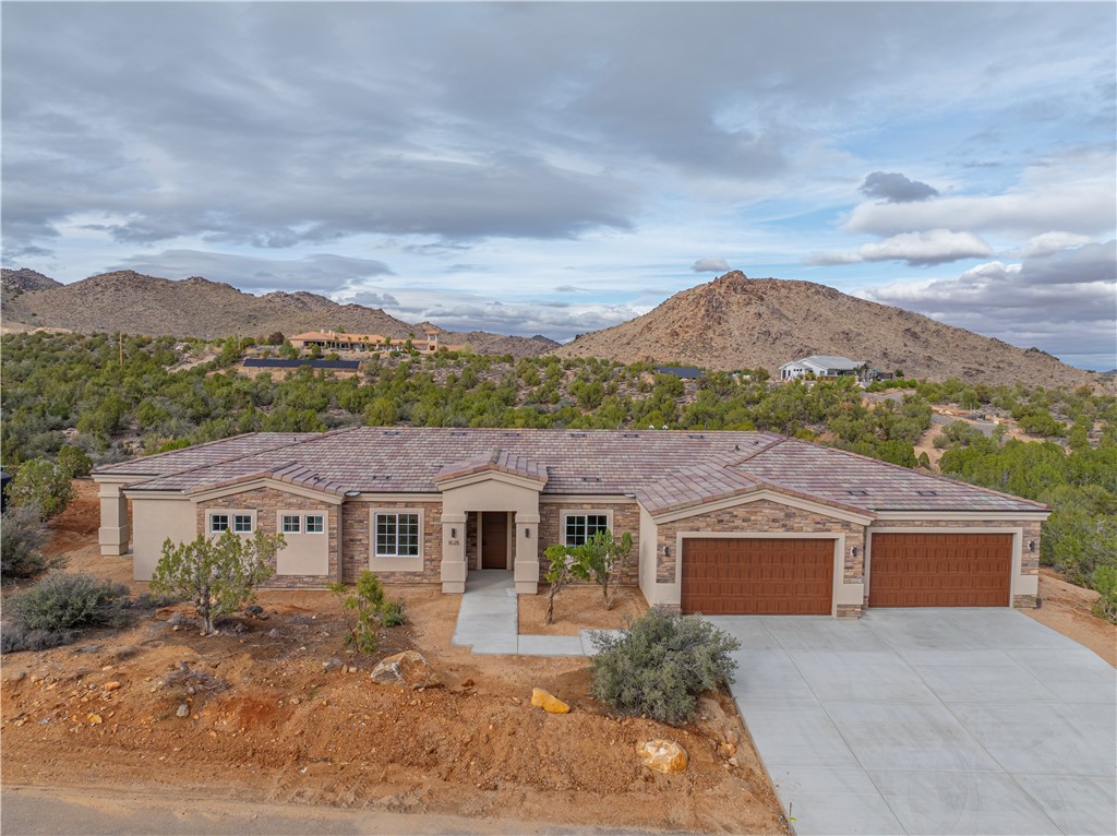 1025 N Juniper Hills Court — photo