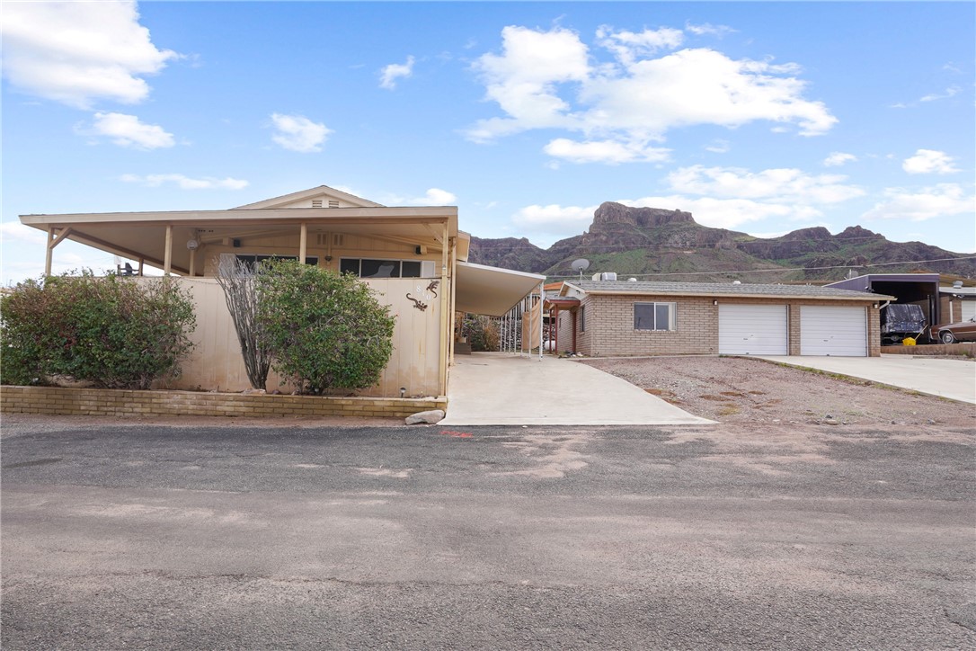 810 Swan Drive — photo