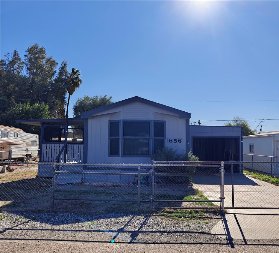 656 E Gordon Drive — photo