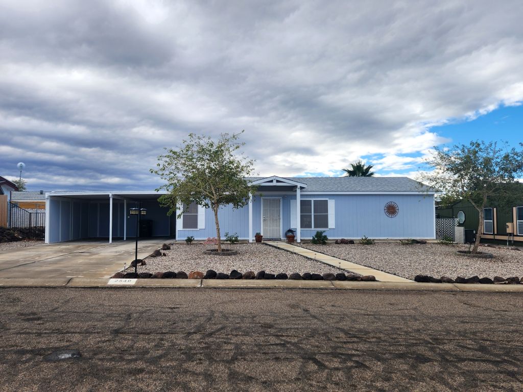 2540 E Curtis Way — photo