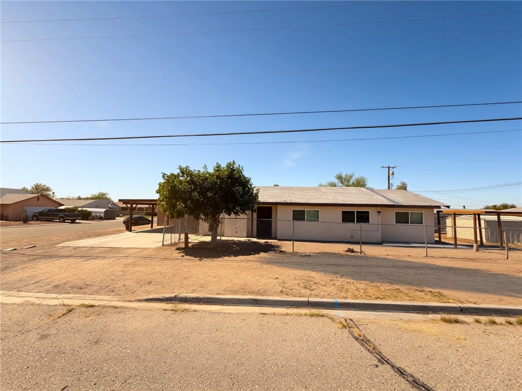 15691 Apache Loop — photo
