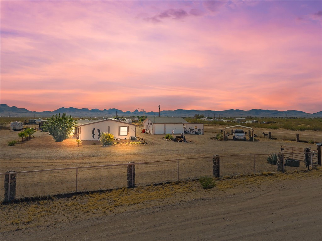 1105 S Cibola Road — photo