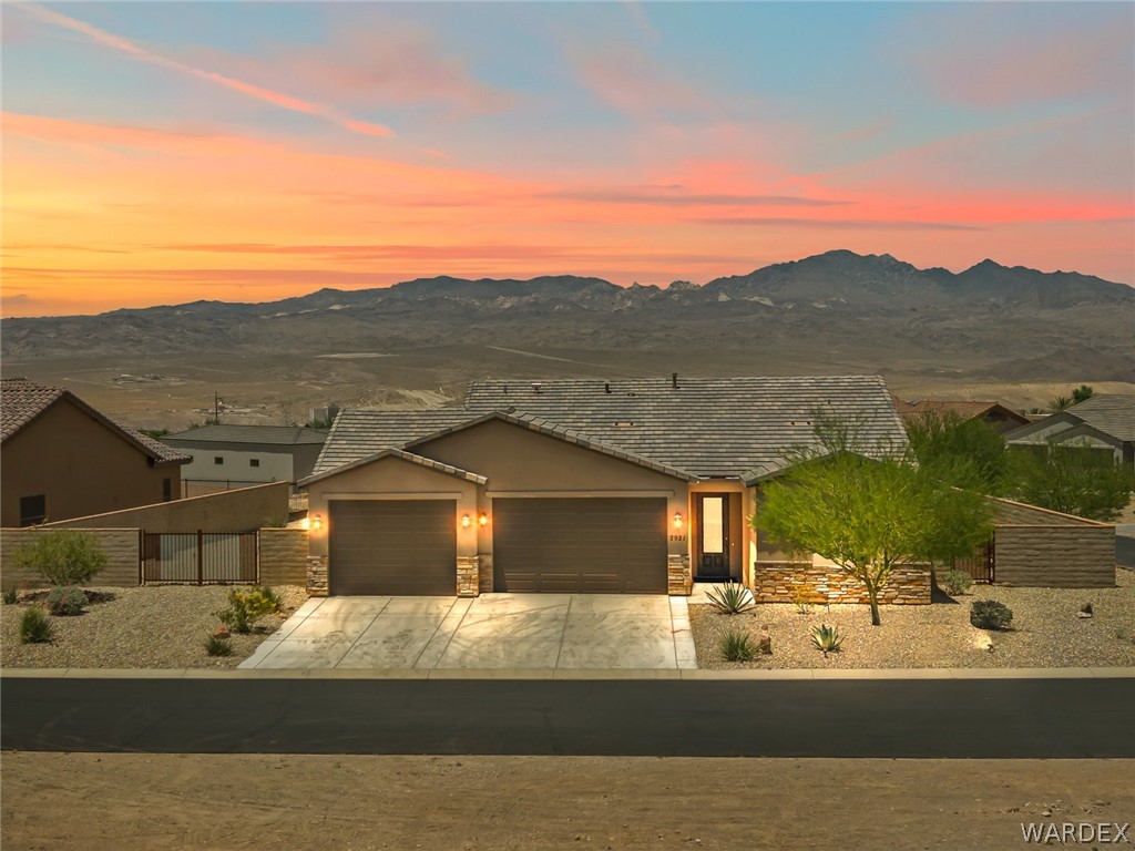 2921 Steamboat Drive — photo