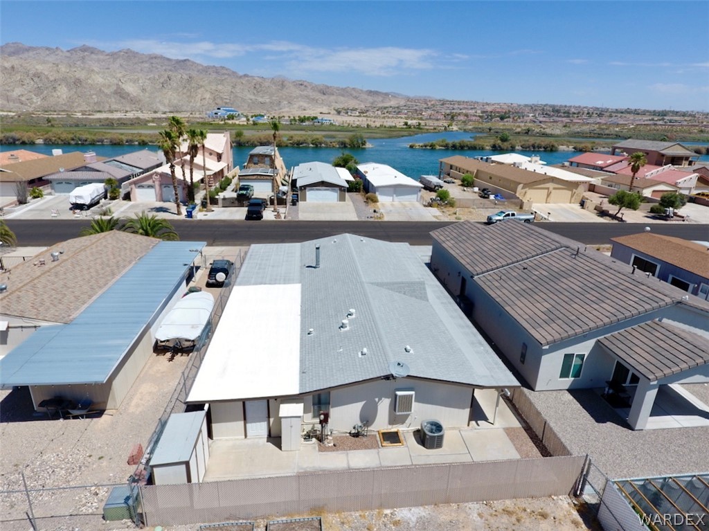556 Riverfront Drive — photo