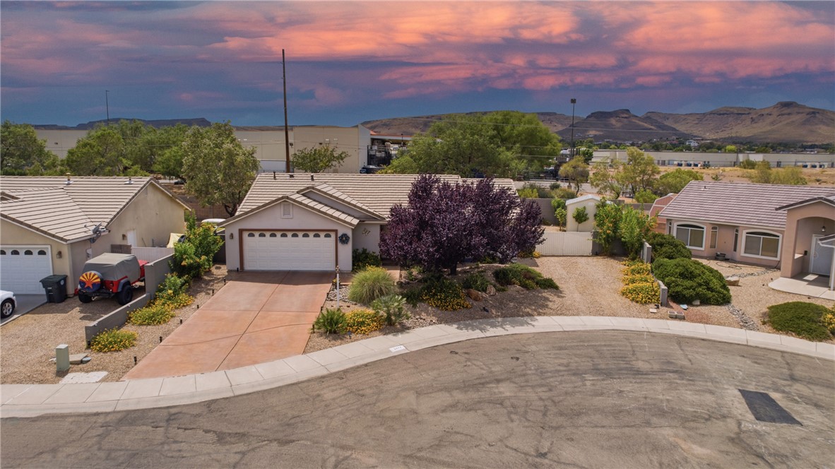 3877 Henry Fonda Way — photo
