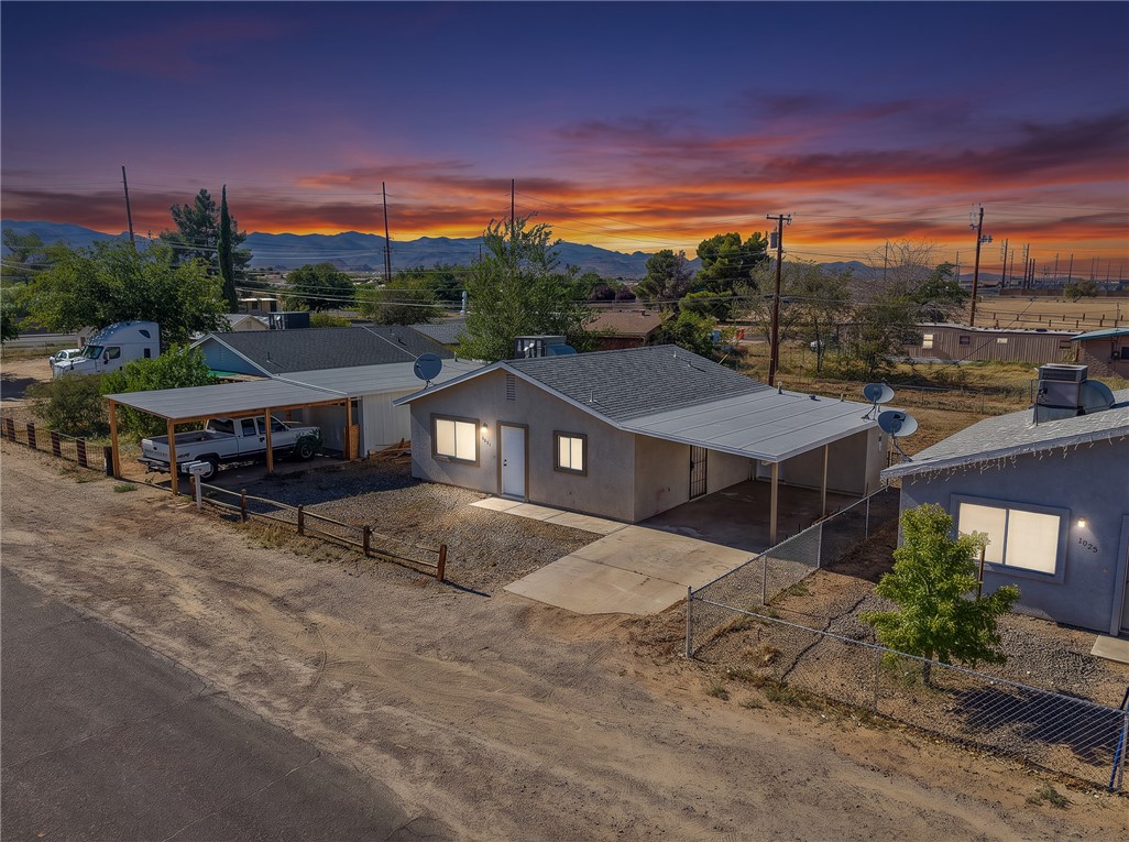 3021 E Carver Avenue — photo
