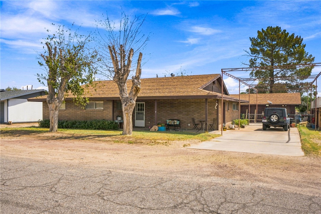 8672 S Sycamore Street — photo