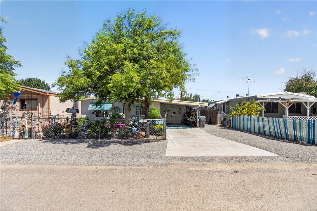 7810 S Teal Street — photo