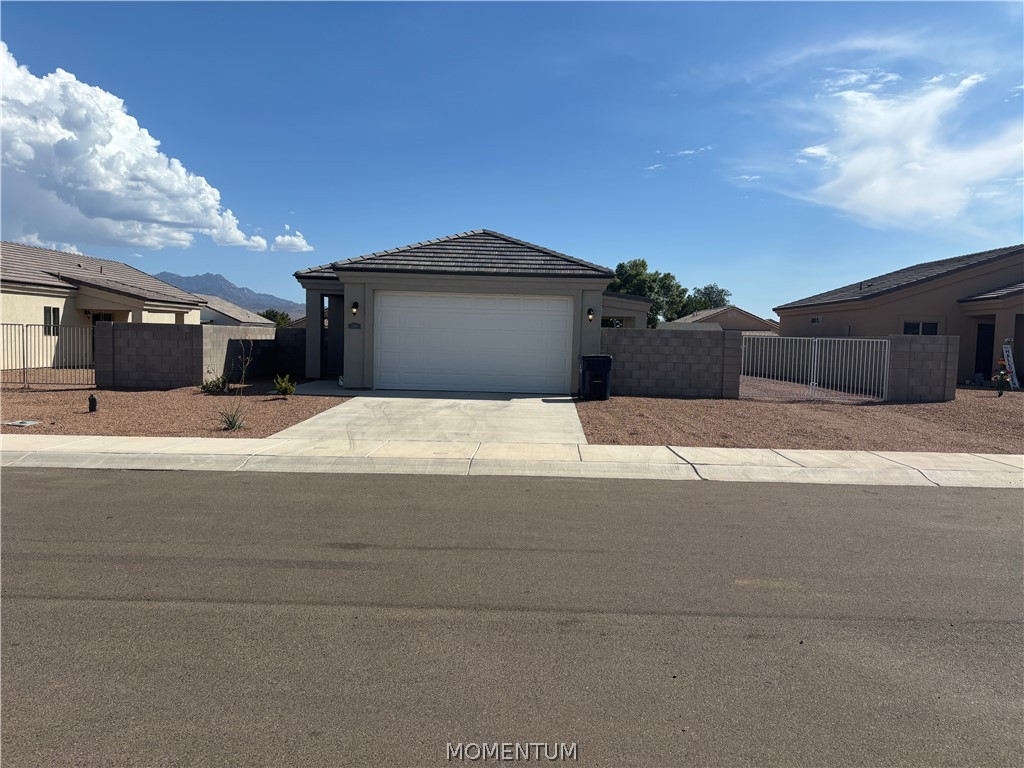 3306 E Farm Crest Avenue — photo