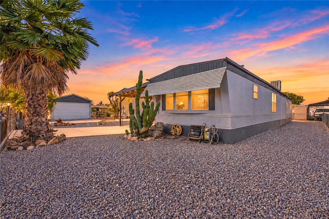 7937 S Meadowlark Street — photo