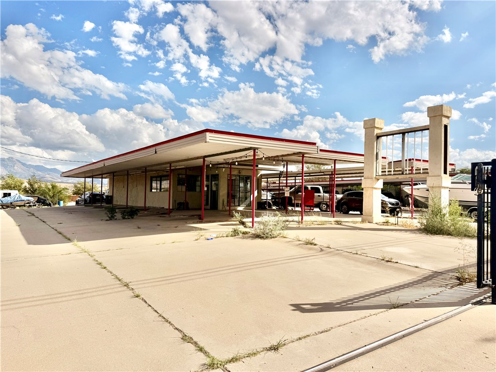 1976 E Andy Devine Avenue — photo
