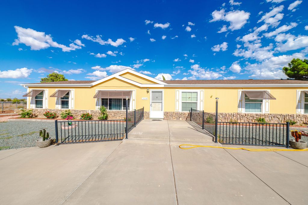 3640 N Rainbow Drive — photo