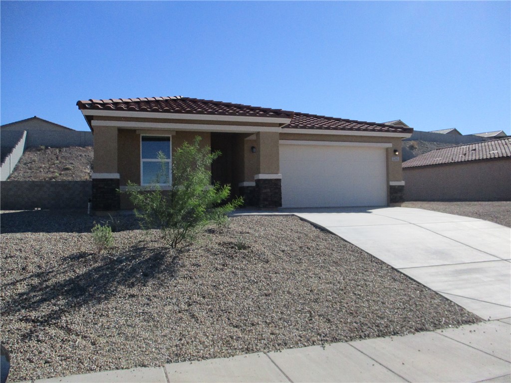 2282 Sarah Place — photo