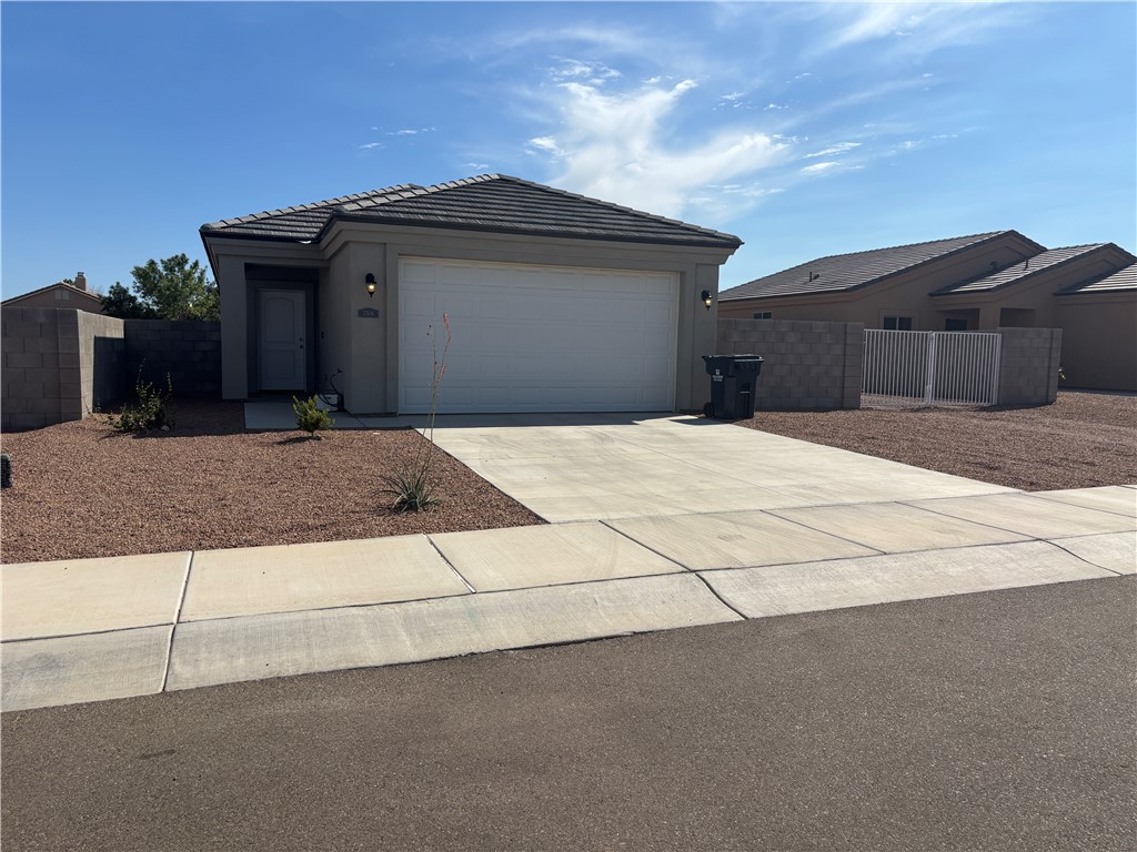 3306 E Farm Crest Avenue — photo