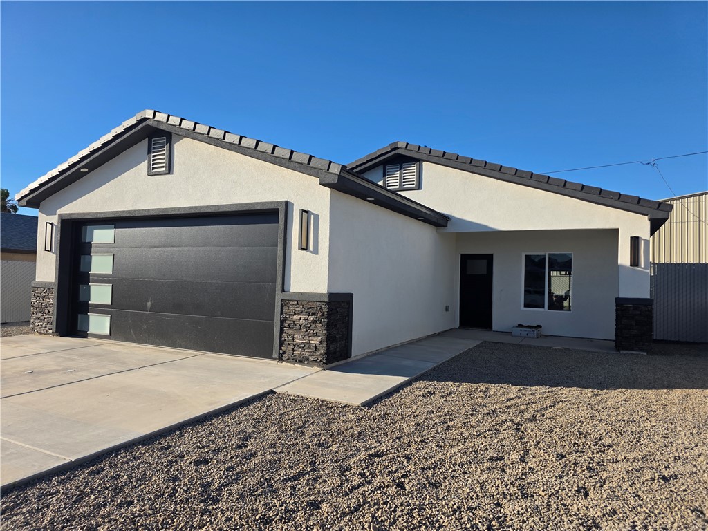 411 Emery Dr — photo