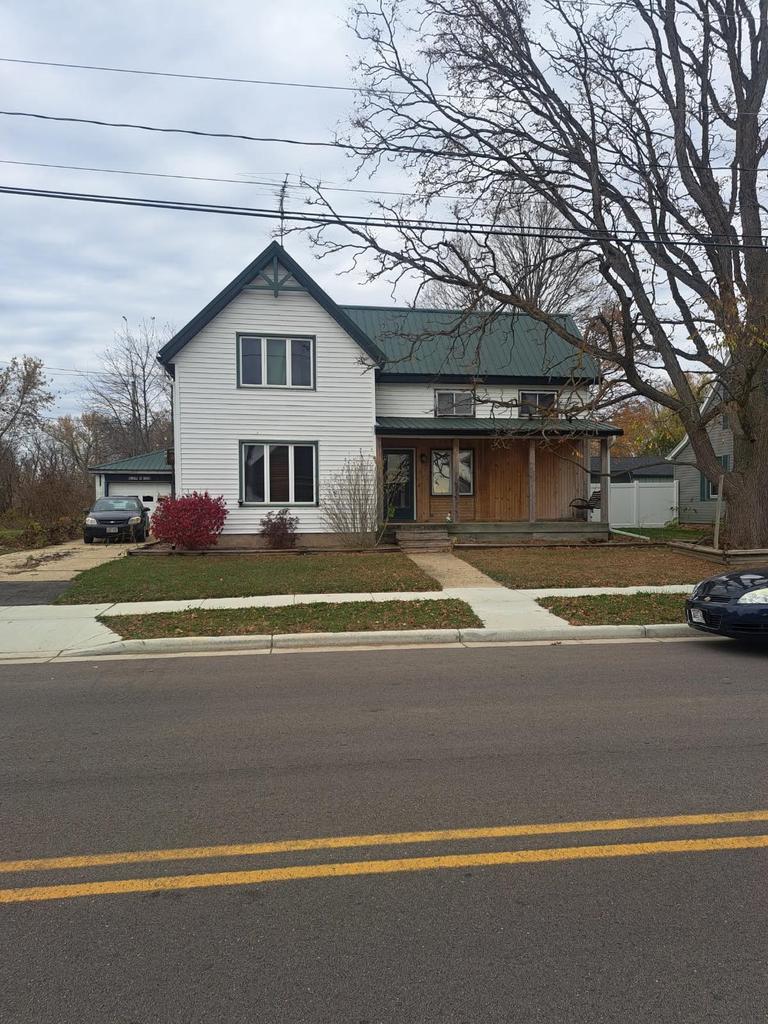 660 E Lake Avenue — photo