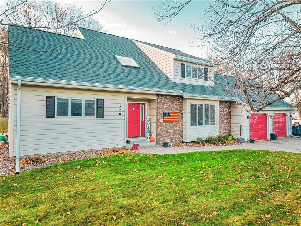 320 Badger Road — photo