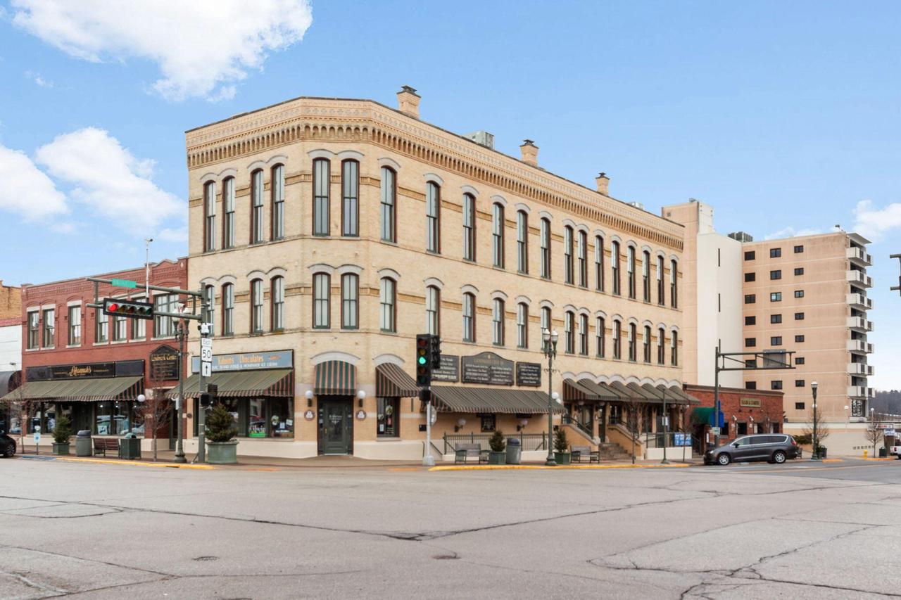 772 W Main Street 301 — photo