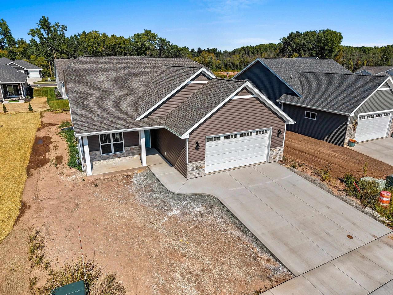 2334 Whispering Wind Lane — photo