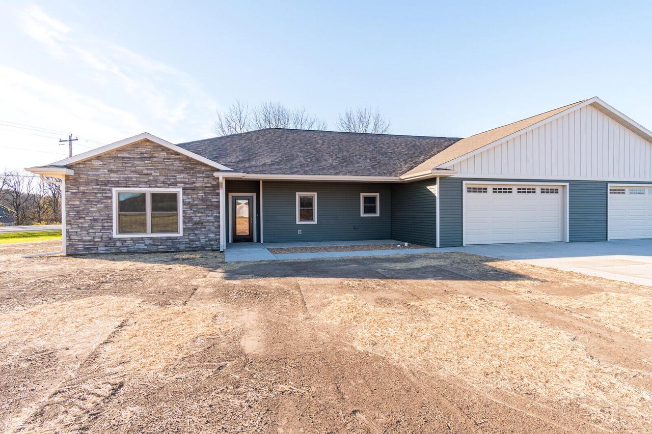 N1175 Breidel Coulee Road — photo
