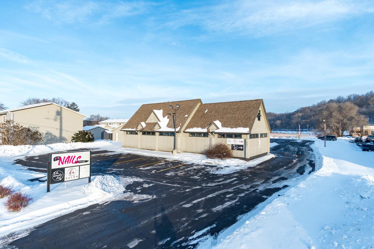 601 McHugh ROAD, Holmen, WI 54636 — photo 2